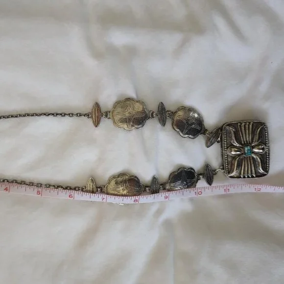 Vintage Estee Lauder Necklace with perfume locket - Picture 3 of 5